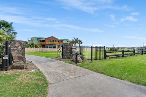 Photo of property in 65 Alice Lane, Papamoa Beach, Papamoa, 3118