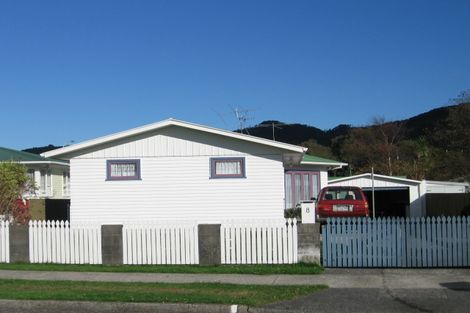 Photo of property in 8 Mimihau Grove, Wainuiomata, Lower Hutt, 5014