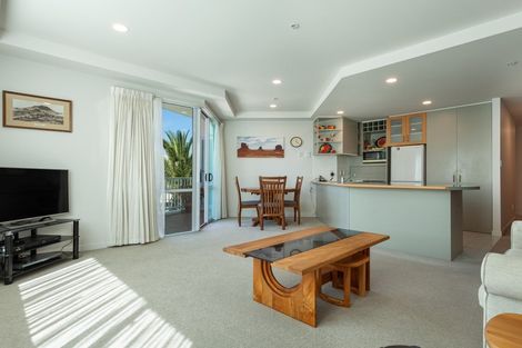 Photo of property in The Beaumont Apartments, 10/12 Maunganui Road, Mount Maunganui, 3116