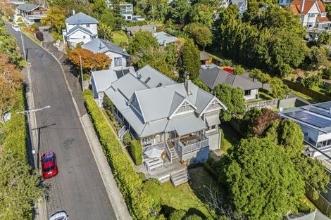 Photo of property in 62 Gilbert Street, New Plymouth, 4310