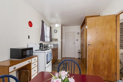 Photo of property in 9 Kelwyn Road, Kelston, Auckland, 0602