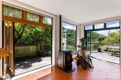 Photo of property in 74 Ranui Crescent, Khandallah, Wellington, 6035