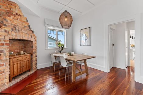 Photo of property in 56 Norwood Road, Bayswater, Auckland, 0622