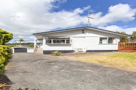 Photo of property in 90 Lantana Road, Green Bay, Auckland, 0604