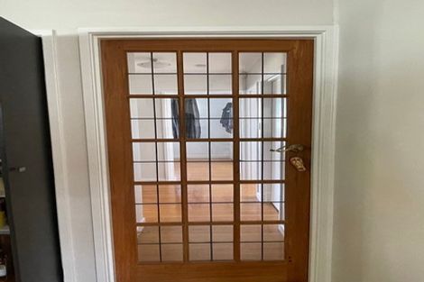 Photo of property in 2a Waller Avenue, Bucklands Beach, Auckland, 2012