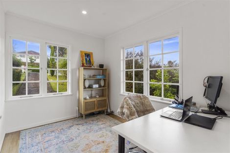 Photo of property in 5 Page Point, Mellons Bay, Auckland, 2014