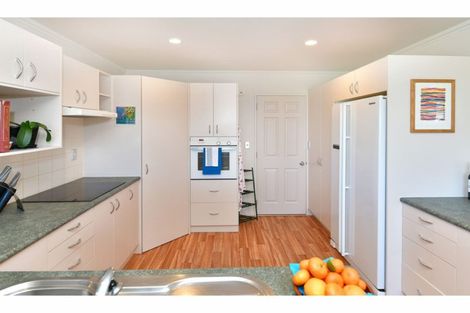 Photo of property in 4 Astor Place, Orewa, 0931