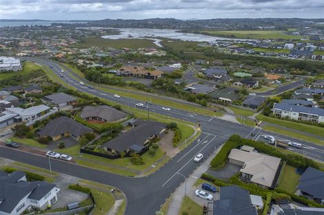 Photo of property in 1 Flavell Drive, Orewa, 0931