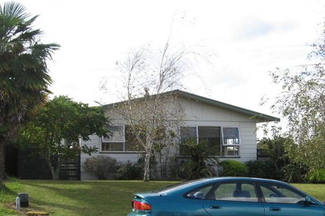 Photo of property in 32 Widmore Drive, Massey, Auckland, 0614