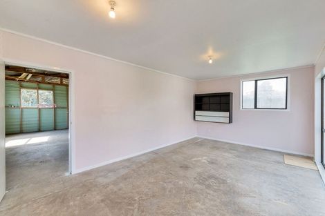 Photo of property in 10 Crawford Avenue, Mangere Bridge, Auckland, 2022