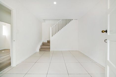 Photo of property in 13 Bond Crescent, Forrest Hill, Auckland, 0620