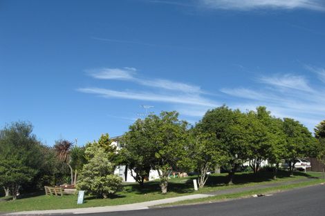 Photo of property in 19 La Trobe Street, Pakuranga Heights, Auckland, 2010