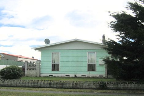 Photo of property in 94 Atherfold Crescent, Greenmeadows, Napier, 4112