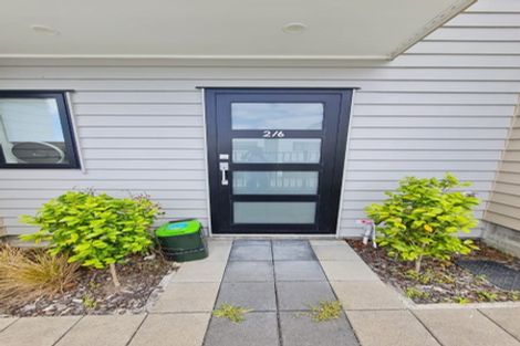 Photo of property in 2/6 South Pacific Place, Henderson, Auckland, 0612