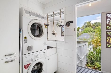 Photo of property in 100 Spinella Drive, Bayview, Auckland, 0629