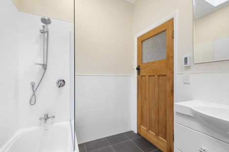 Photo of property in 5 Connaught Terrace, Brooklyn, Wellington, 6021