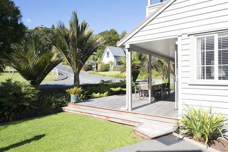 Photo of property in 16 Chapel Street, Russell, 0202