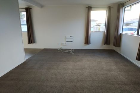 Photo of property in 2/21 Penion Drive, Flat Bush, Auckland, 2023