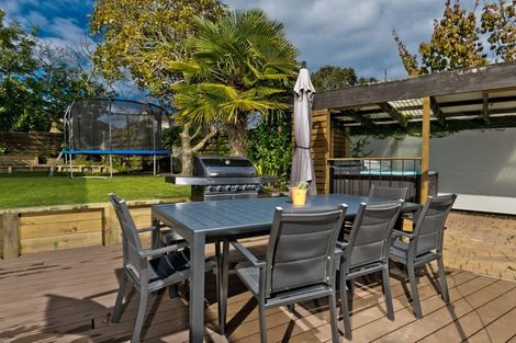 Photo of property in 65 Luckens Road, West Harbour, Auckland, 0618