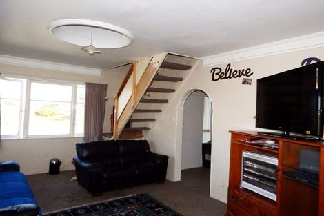 Photo of property in 1 Princess Street, Marton, 4710