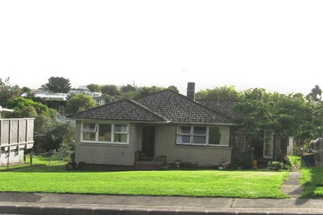 Photo of property in 24 Gill Avenue, Te Atatu Peninsula, Auckland, 0610
