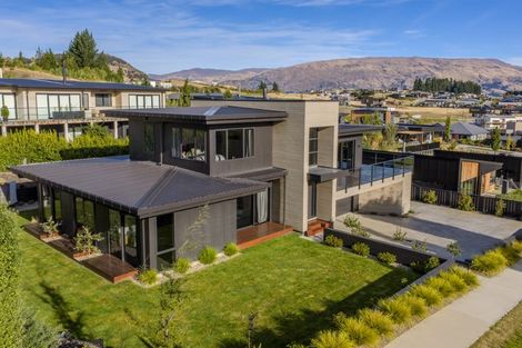 Photo of property in 8 Mills Road, Wanaka, 9305