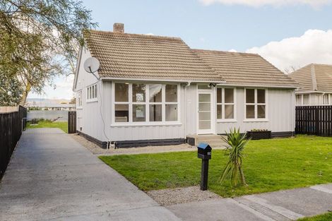 Photo of property in 60 Ellesmere Crescent, Highbury, Palmerston North, 4412