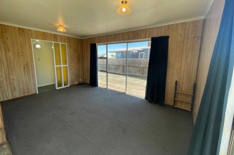 Photo of property in 39 Tongariro Street, Castlecliff, Whanganui, 4501