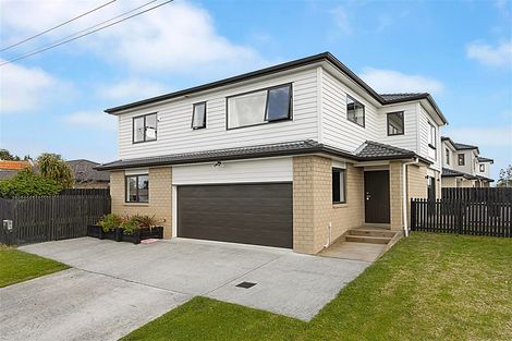 Photo of property in 105 Lincoln Park Avenue, Massey, Auckland, 0614