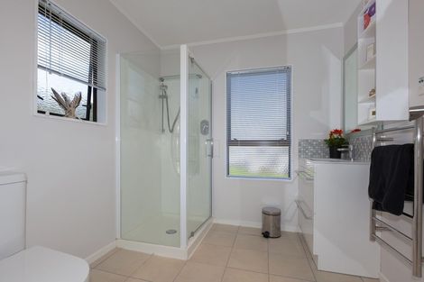 Photo of property in 20 Hookway Grove, Paraparaumu, 5032