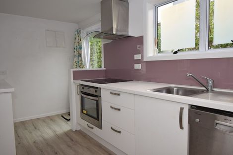 Photo of property in 2 Queen Street, Brighton, Dunedin, 9035