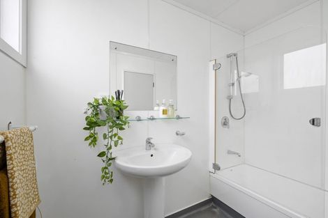 Photo of property in 405 Devon Street East, Strandon, New Plymouth, 4312