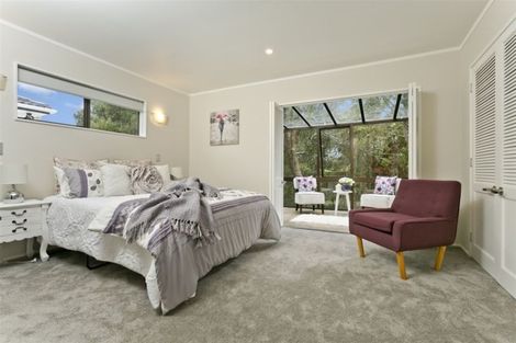 Photo of property in 6 Ravenstone Place, Chatswood, Auckland, 0626