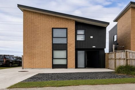 Photo of property in 32 Puwha Street, Massey, Auckland, 0614