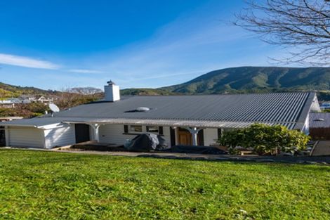 Photo of property in 17a Taranaki Street, Picton, 7220