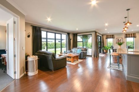 Photo of property in 7 Ohau Place, Poraiti, Napier, 4112