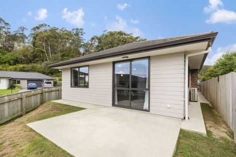 Photo of property in 8 Hull Place, Whitby, Porirua, 5024
