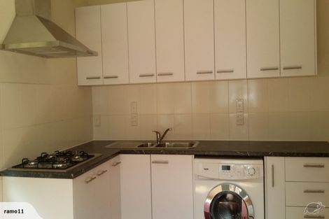 Photo of property in 19 Grammar School Road, Pakuranga, Auckland, 2010