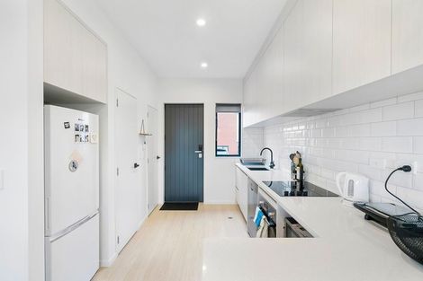 Photo of property in 2/87 Astley Avenue, New Lynn, Auckland, 0600