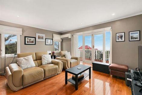 Photo of property in 272 Mount Pleasant Road, Mount Pleasant, Christchurch, 8081