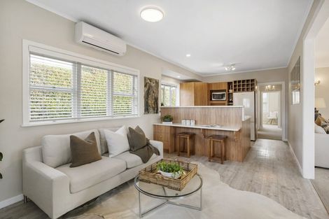 Photo of property in 107 Onewa Road, Northcote, Auckland, 0627