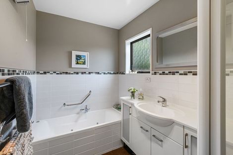 Photo of property in 37 Marlene Street, Casebrook, Christchurch, 8051