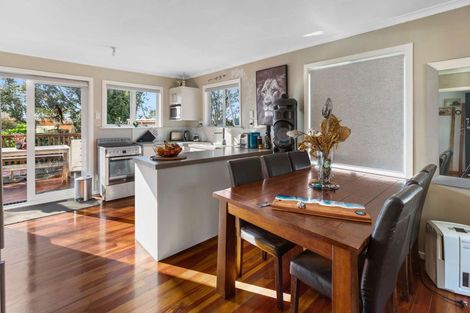 Photo of property in 9 Endeavour Street, Marfell, New Plymouth, 4310