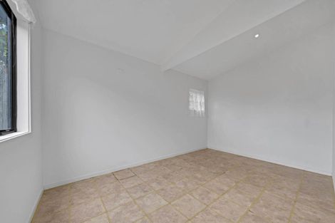 Photo of property in 54 Edgewater Drive, Pakuranga, Auckland, 2010