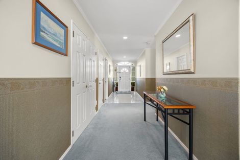 Photo of property in 46 Whiting Grove, West Harbour, Auckland, 0618