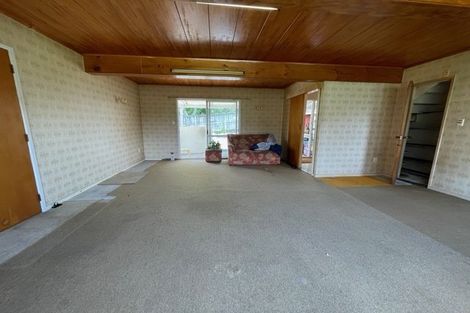 Photo of property in 2 Griffen Park Road, Mount Roskill, Auckland, 1041
