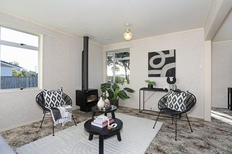 Photo of property in 1 Edward Street, Bulls, 4818