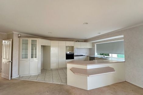 Photo of property in 9 Belsomet Place, Golflands, Auckland, 2013