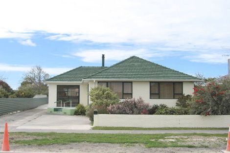 Photo of property in 17 Selwyn Crescent, College Estate, Whanganui, 4500