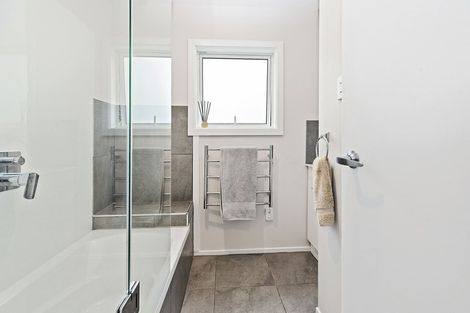 Photo of property in 33 Westhaven Drive, Tawa, Wellington, 5028